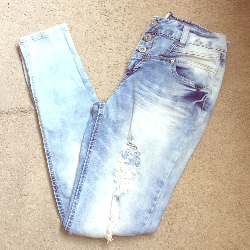light blue jeans 👖 fit true to size